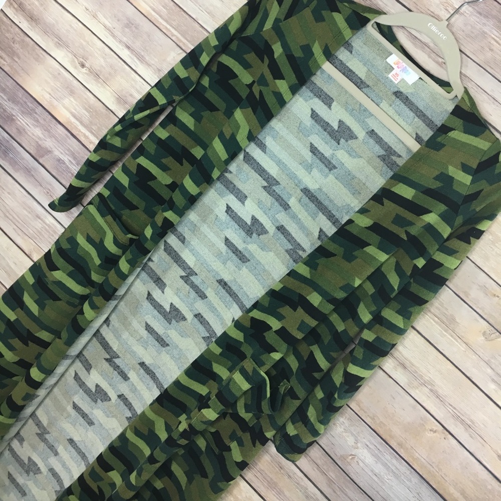 Gorgeous lularoe Sarah nwt xs