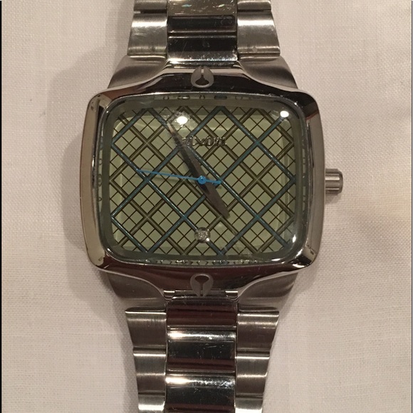 Nixon Player Plaid - Picture 1 of 3