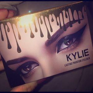 Kylie Lasting Phantom Eyeliner