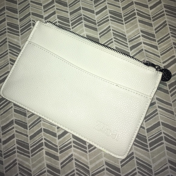 White clutch! - Picture 1 of 3