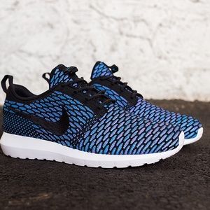 new nike fly knits// limited blue colorway