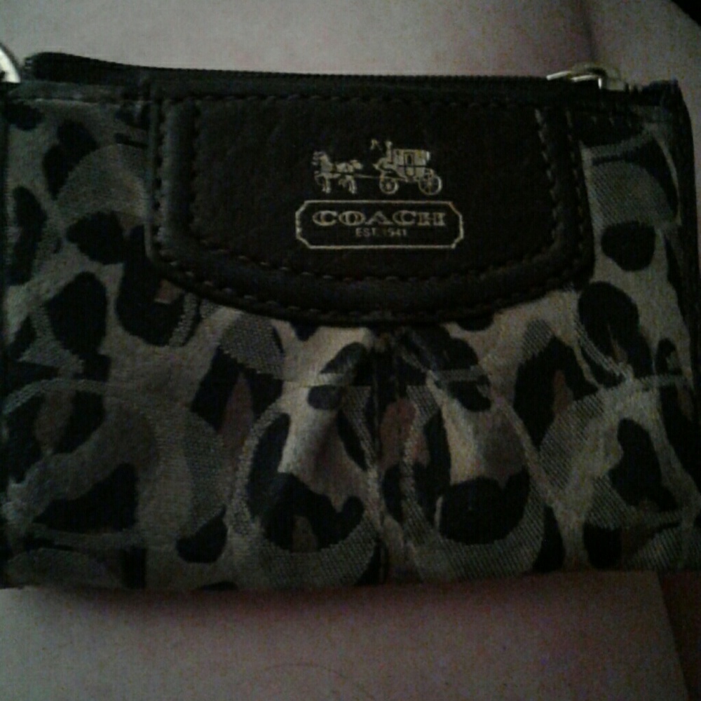 Coach Signature change purse/key chain