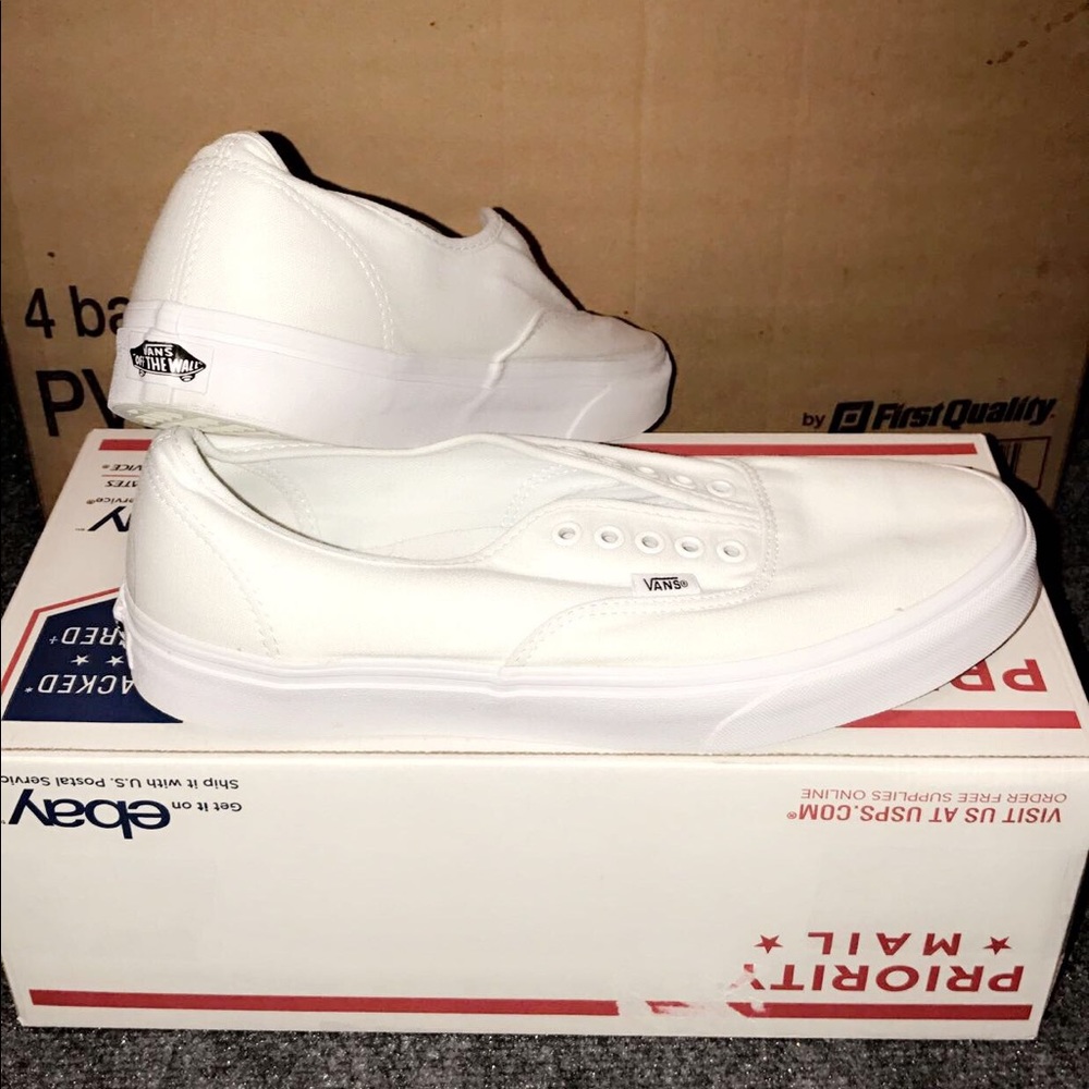 ‼️🔥Men's White Authentic Vans 🔥‼️
