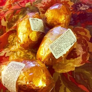 4 golden eggs by Lush!!