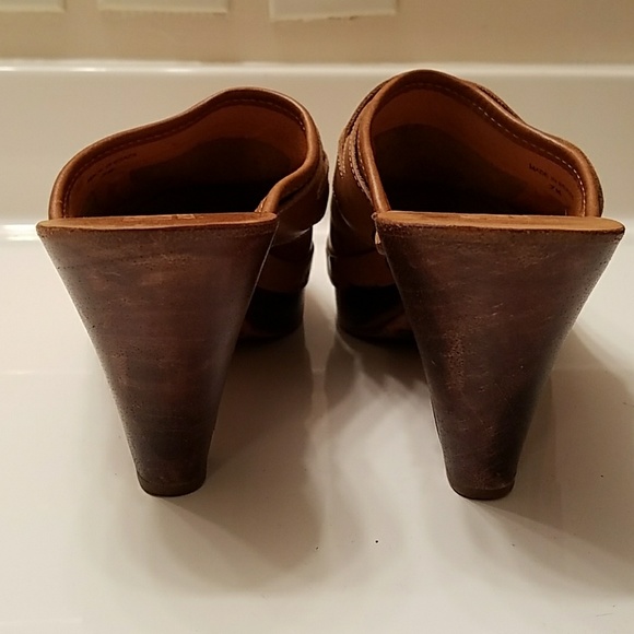 Authentic Michael Kors KORS Slide-Ons - Picture 3 of 4