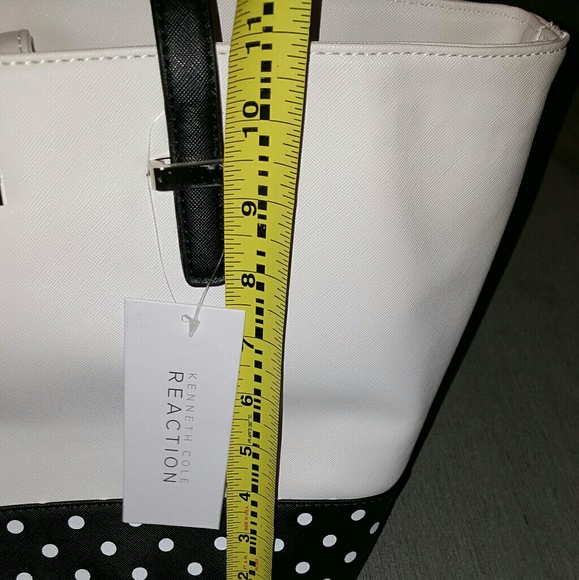 Kenneth Cole Reaction Tote - Picture 4 of 8