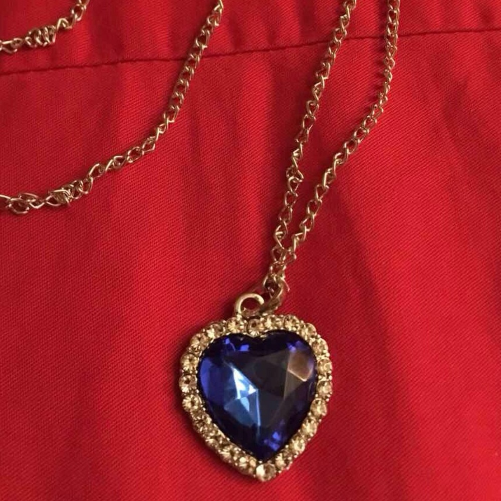 Heart of the ocean necklace