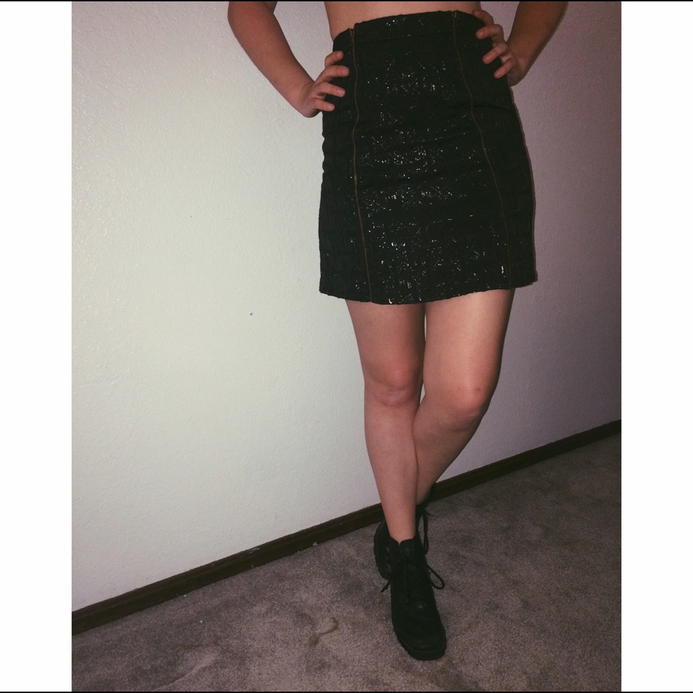 Black zip up mini skirt