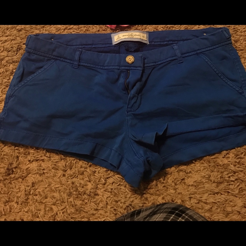 Women's Abercrombie Shorts Size 10 worn 1 time.