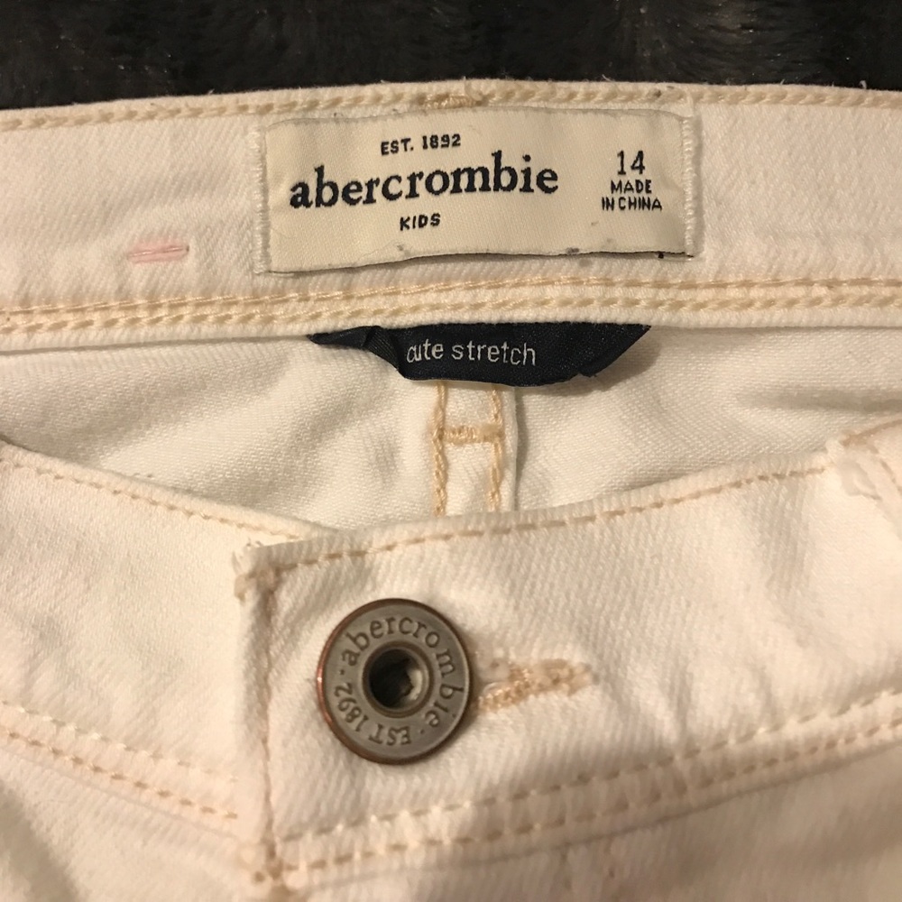 SOLD!!//Abercrombie Kids Capris - Picture 3 of 8
