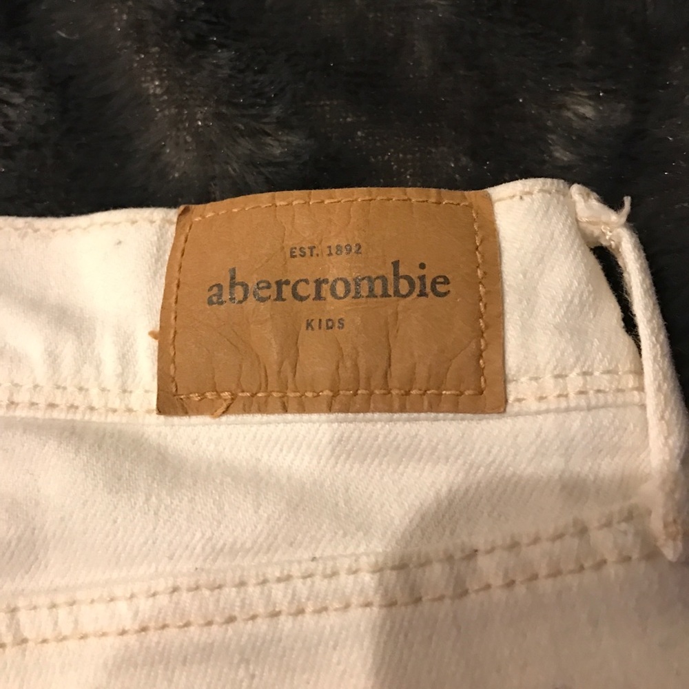 SOLD!!//Abercrombie Kids Capris - Picture 6 of 8