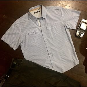 Perfect for Spring pinstripe short sleeve Buttonup
