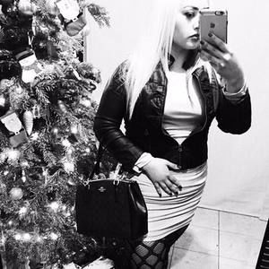 Meet your Posher, Elizabeth