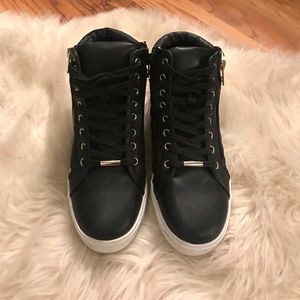 NWOT Steve Madden Sneakers