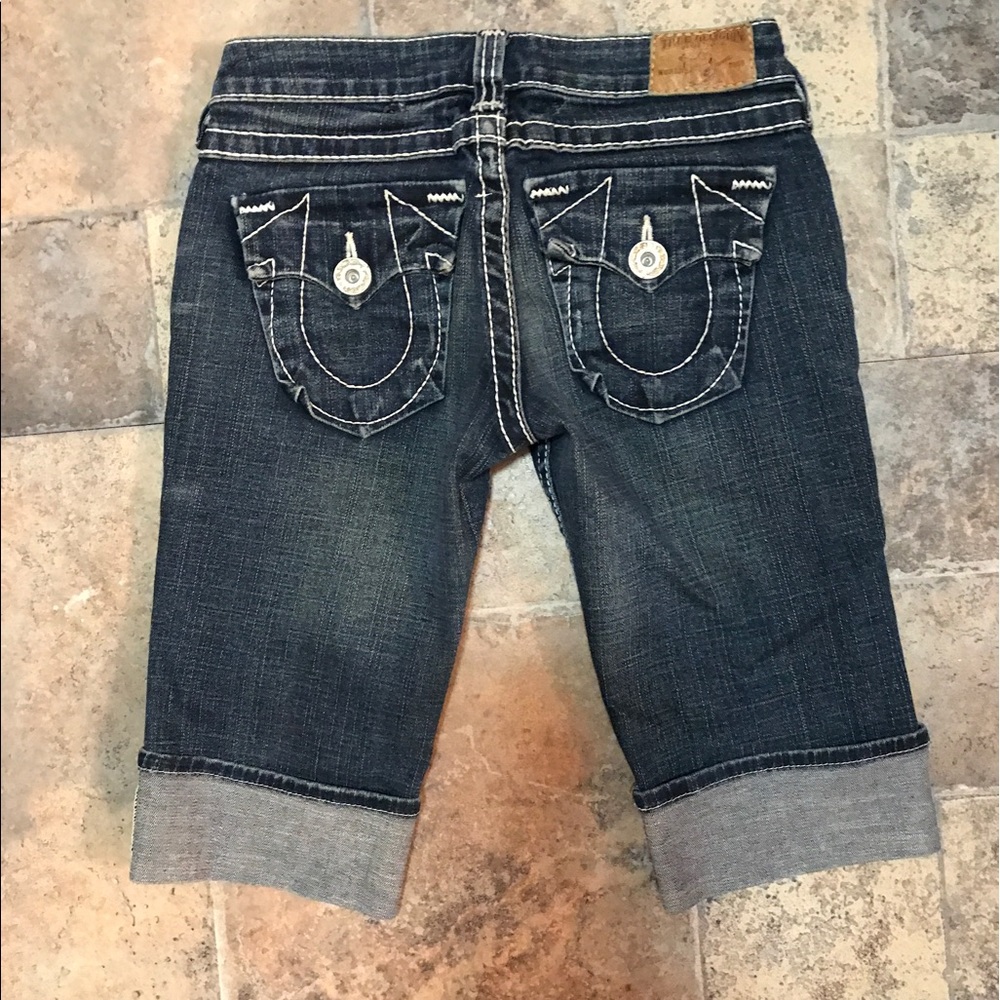 TRUE RELIGION SHORTS SIZE 25