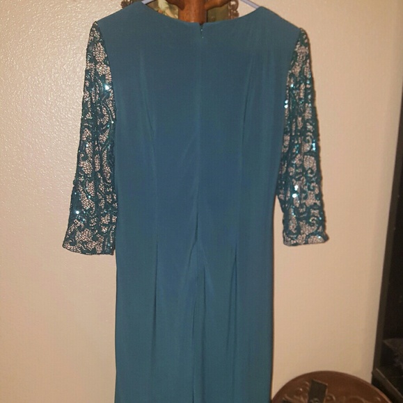 R&M Richards emerald green sequins dress - Picture 4 of 8