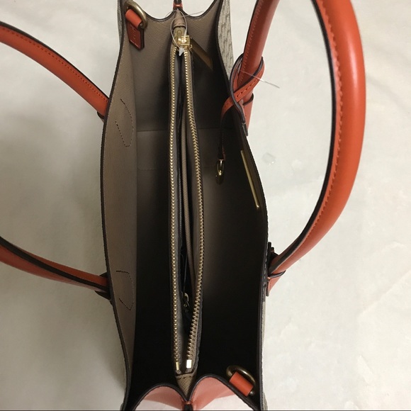 Michael Kors Mercer Large Tote - Picture 5 of 7