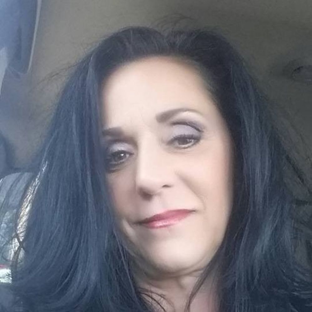 Meet your Posher, Laurie