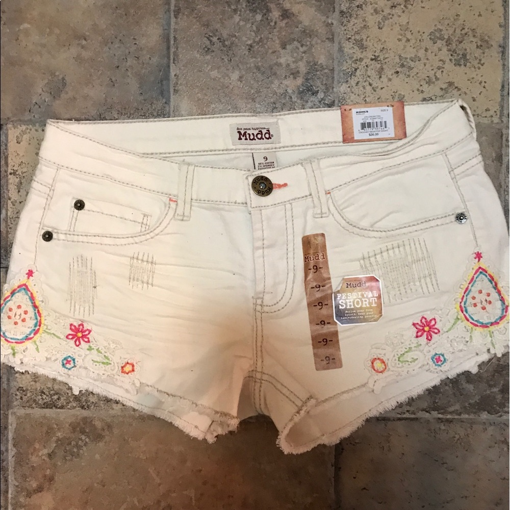 MUDD SHORTS SIZE 9