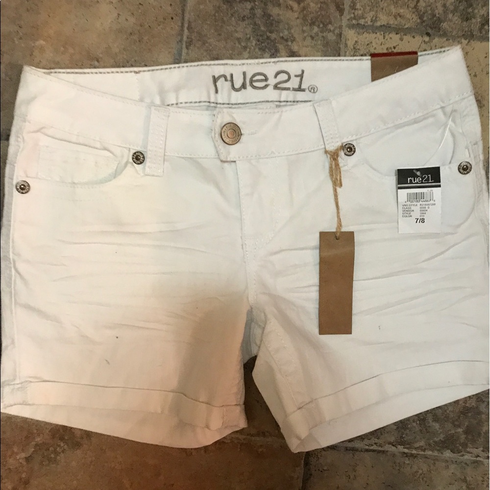 RUE 21 white shorts size 7/8
