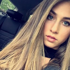 Meet your Posher, Naomi