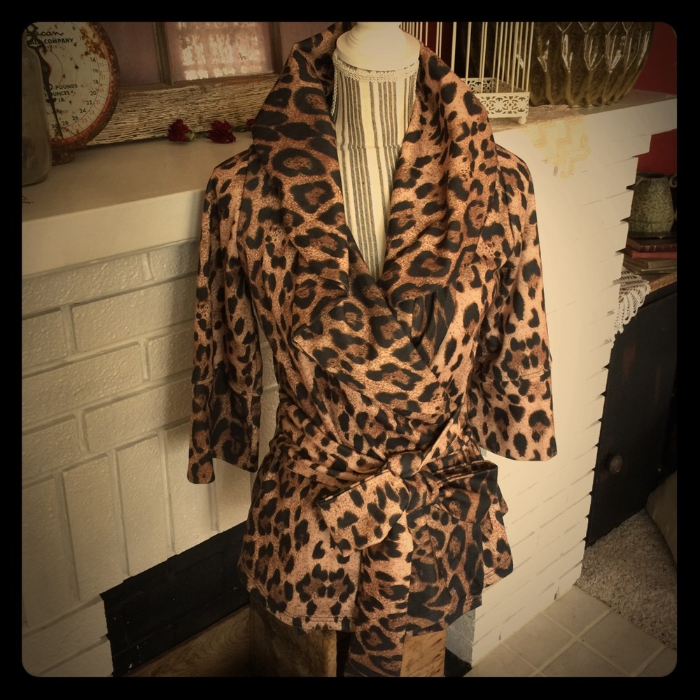 🍃Beautiful Leopard Jacket!🍃