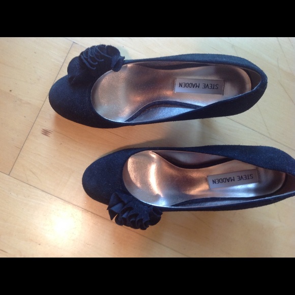Steve Madden Shoes - Picture 1 of 3