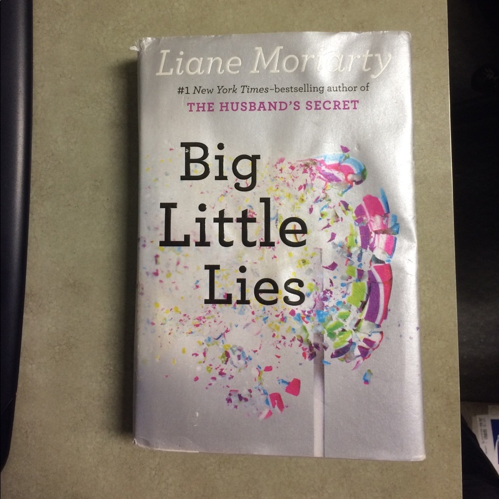Big littleLies by Liane Moriaty.