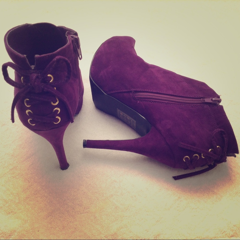 Shoe dazzle women's purple kitten stilettos heels