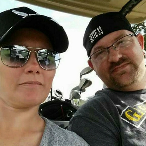 Meet your Posher, Loretts - Picture 1 of 1