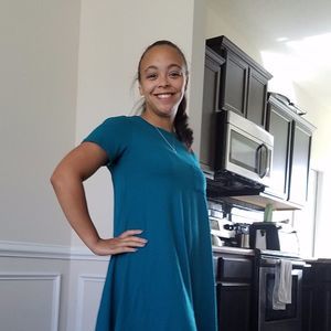 Meet your Posher, Adrienne