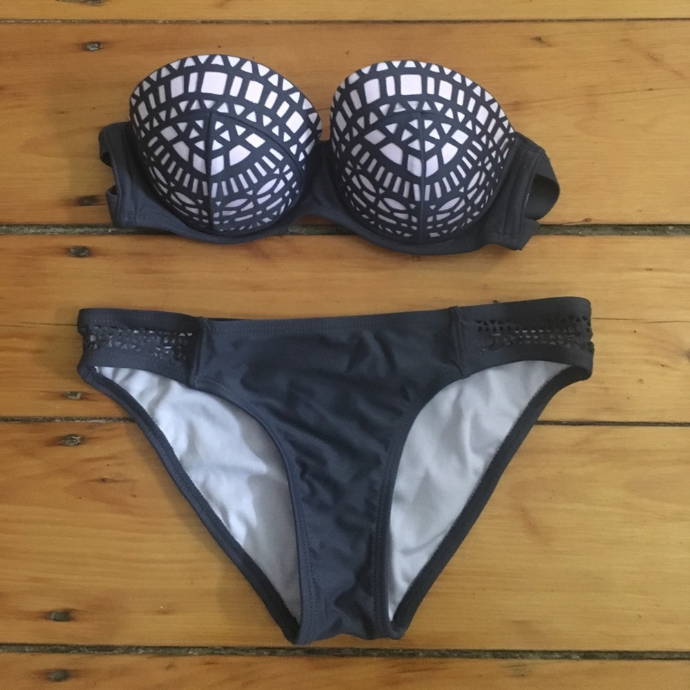 Strapless bathing suit