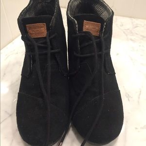 TOMS Black Suede Desert Wedges