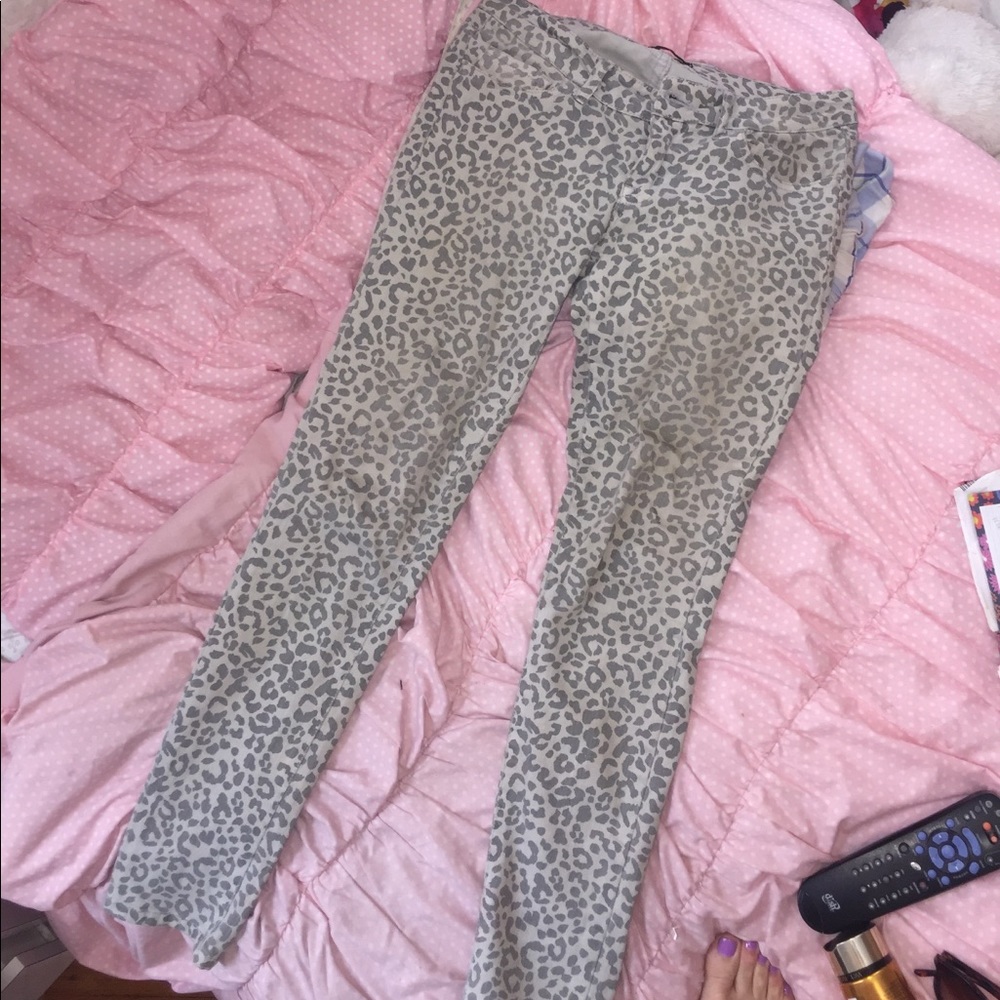 Gorgeous cheetah print jeans😍