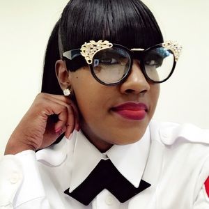 Meet your Posher, Nicole