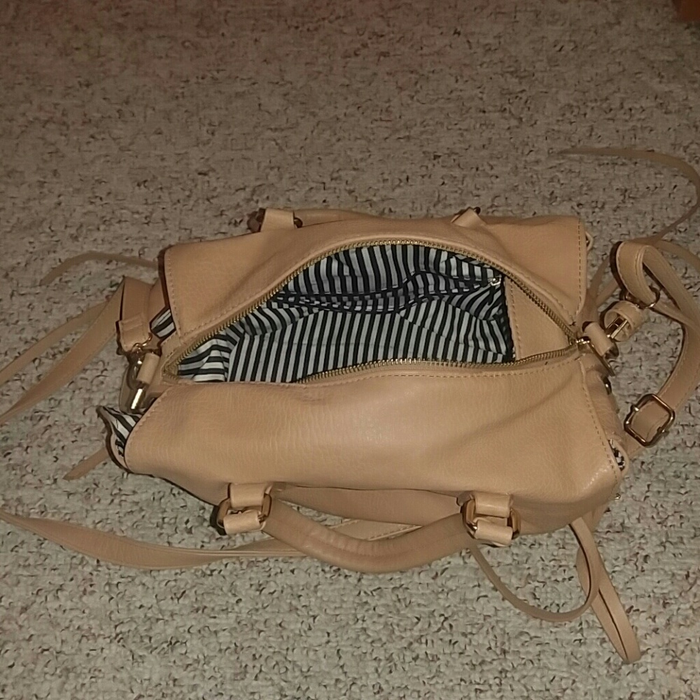 Purse - Picture 3 of 4