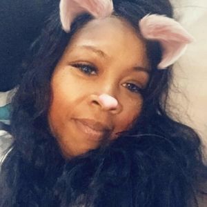 Meet your Posher, Yolanda