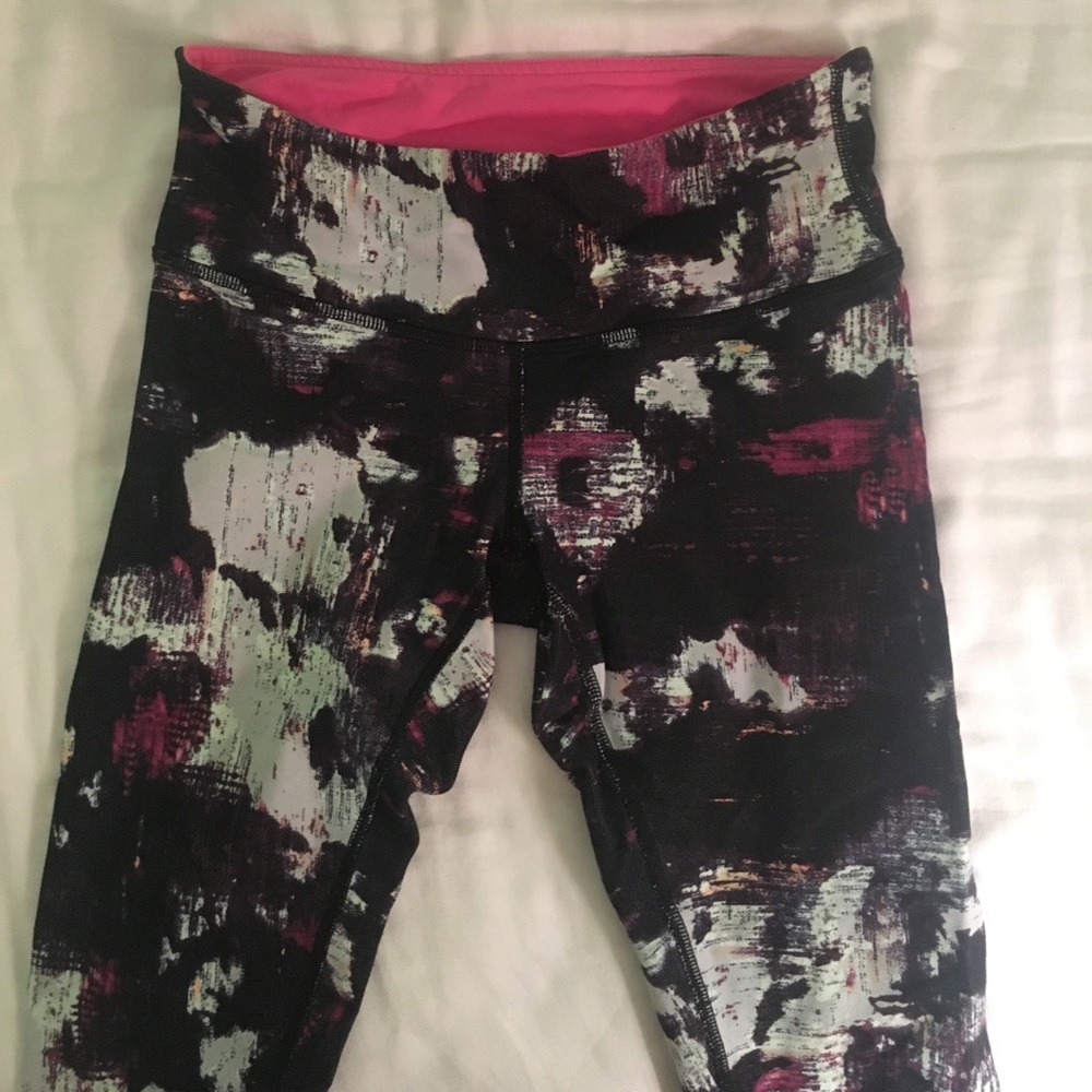 Floral lululemon crop leggings