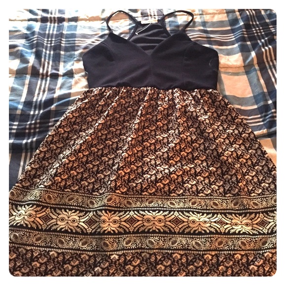 PRETTY DREE WITH STRAPS NEW WITHOUT TAGS - Picture 1 of 4