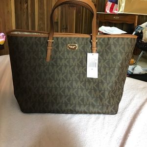 Michael kors jet set travel large carry all tote