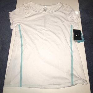 New women's dri fit shirt size medium