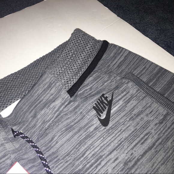 New Nike knit tech Mens shorts grey retail $150 - Picture 2 of 3