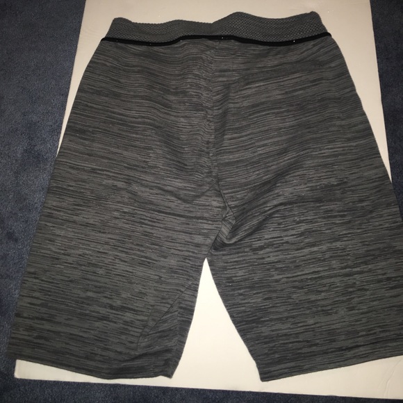 New Nike knit tech Mens shorts grey retail $150 - Picture 3 of 3