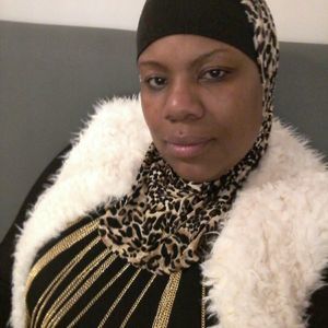 Meet your Posher, Tia