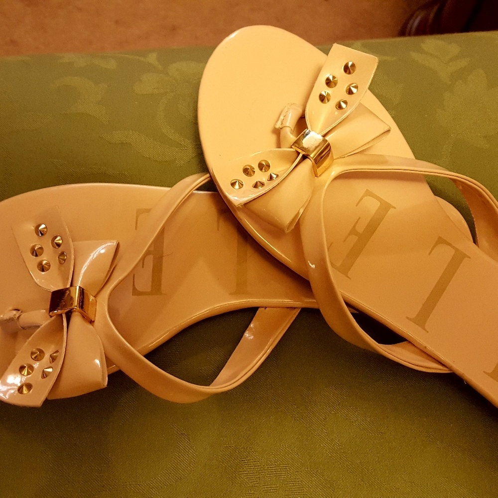 THREE PAIR OF ELLE THONG SANDELS    EUC