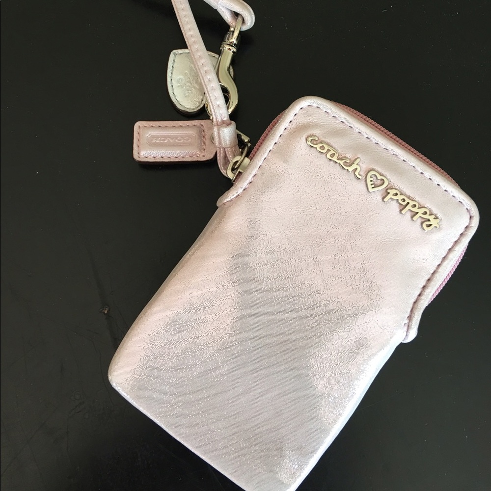 **REDUCED**COACH POPPY PINK IRIDESCENT WRISTLET.
