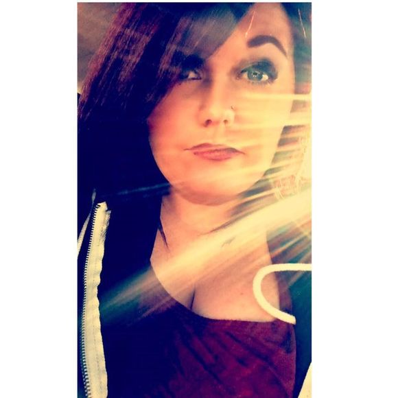 Meet your Posher, Stephanie - Picture 1 of 1