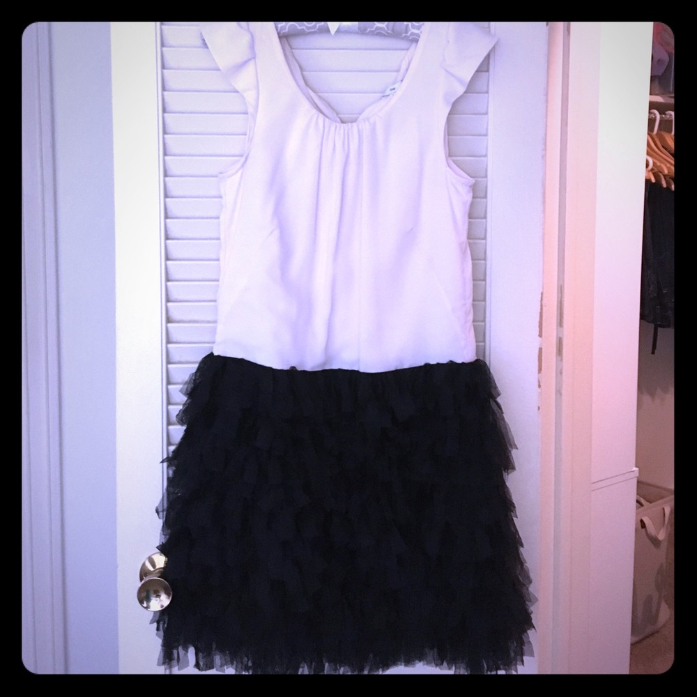 Black and cream Gap dress