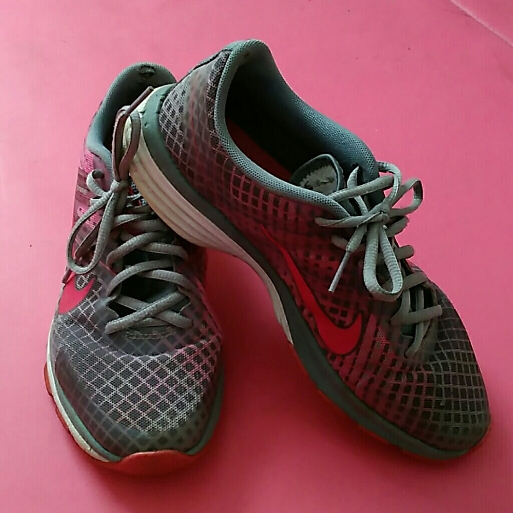 Nike athletic shoes ***SOLD***