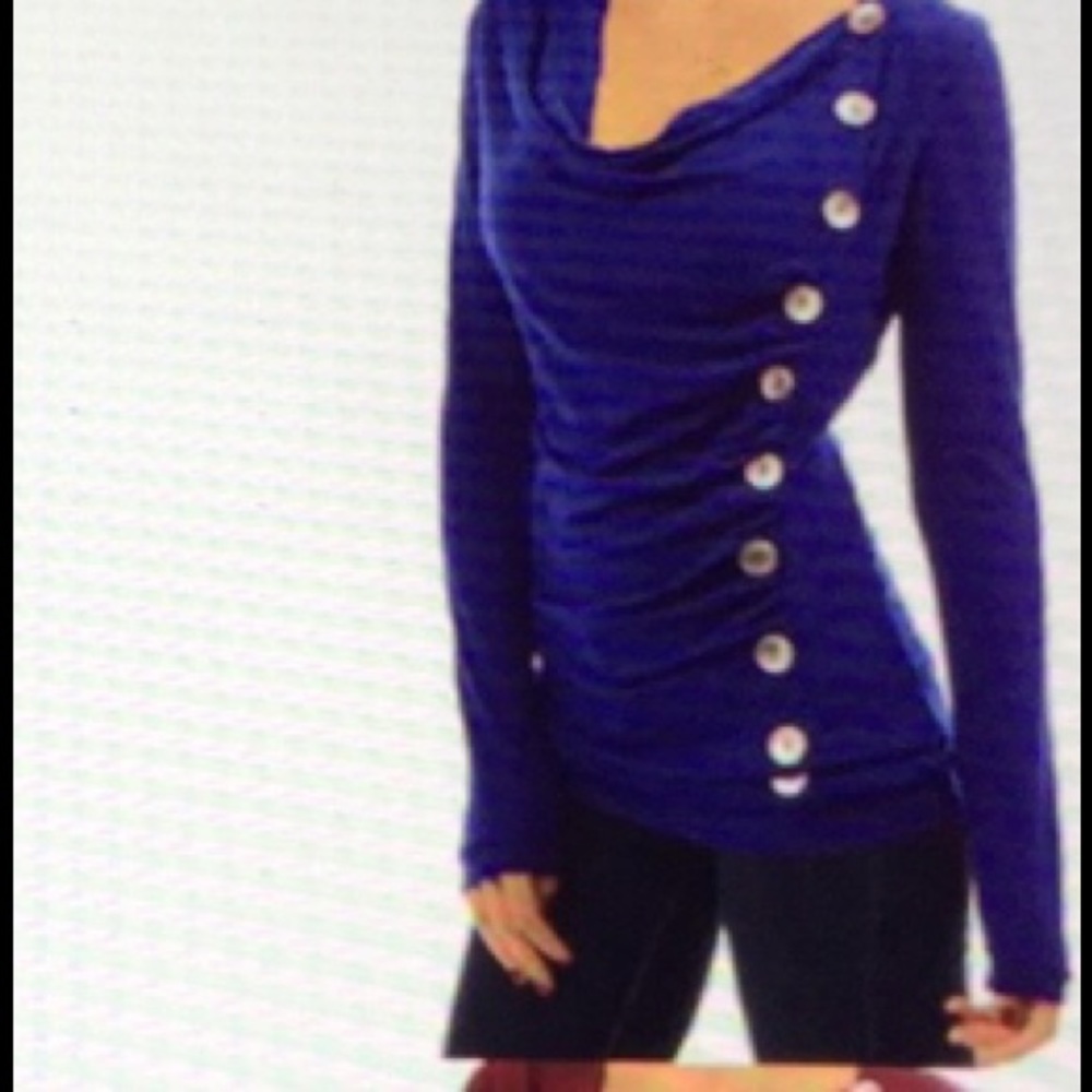 New Top in maroon or blue